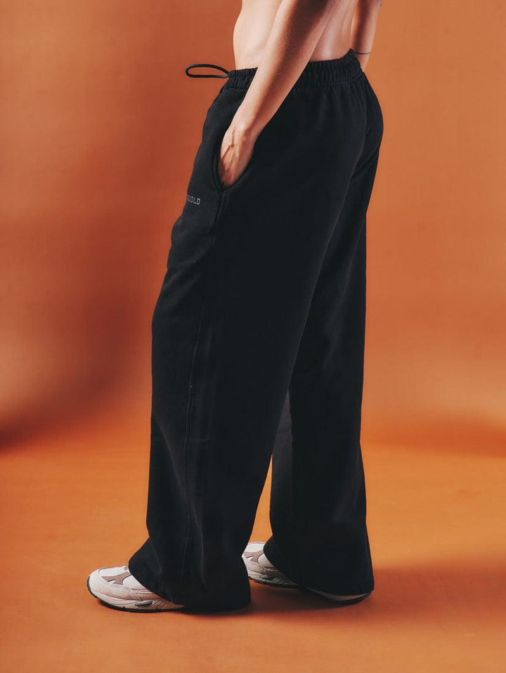 Line Logo Straightpants Black - Ultravioleta